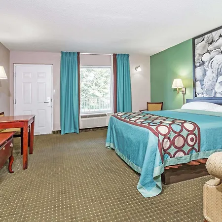 Super 8 By Wyndham Marianna Hotel Exterior photo